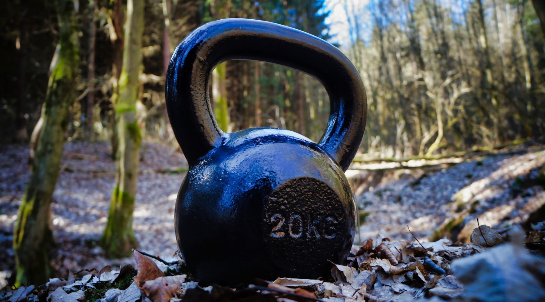 Das ist ein Kettlebell, die genutzt wird um unterschiedliche Fitness-Übungen zu machen